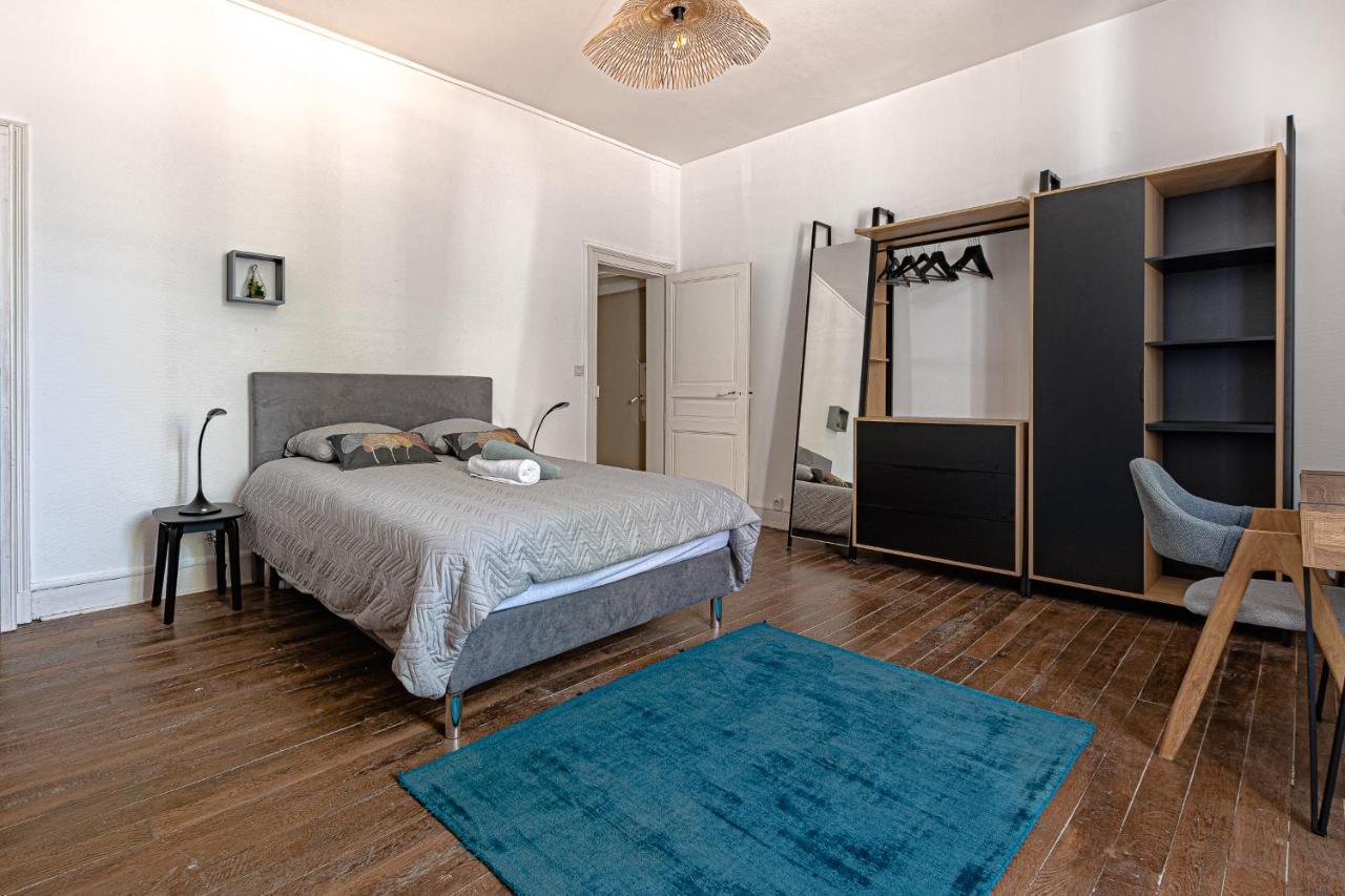 Апартаменты Le Pied A Terre D'Ernest Лимож Номер фото